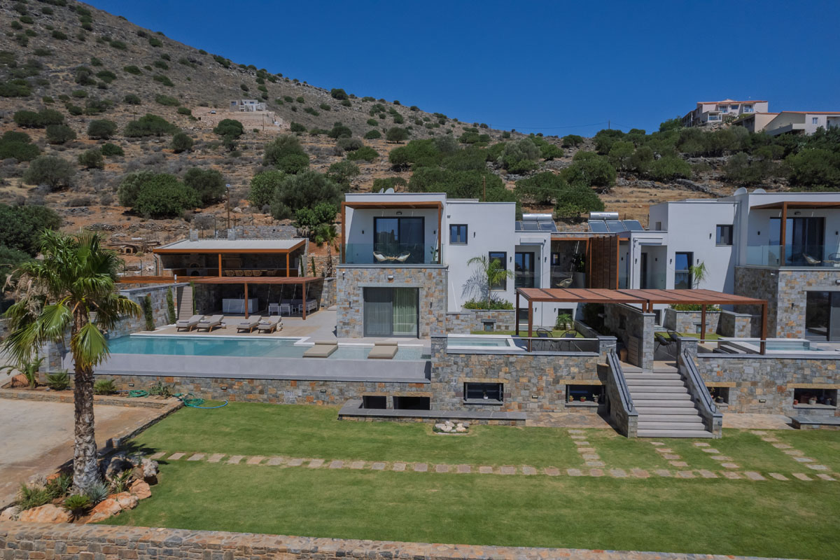Zeus Luxury Villas